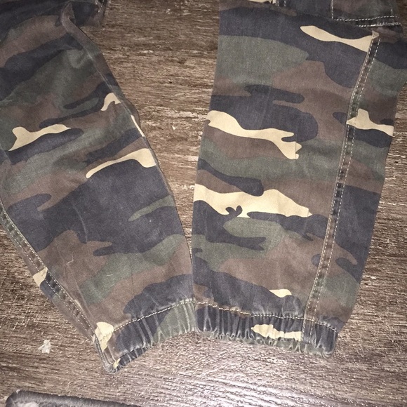 Army Colored Joggers - Picture 7 of 8